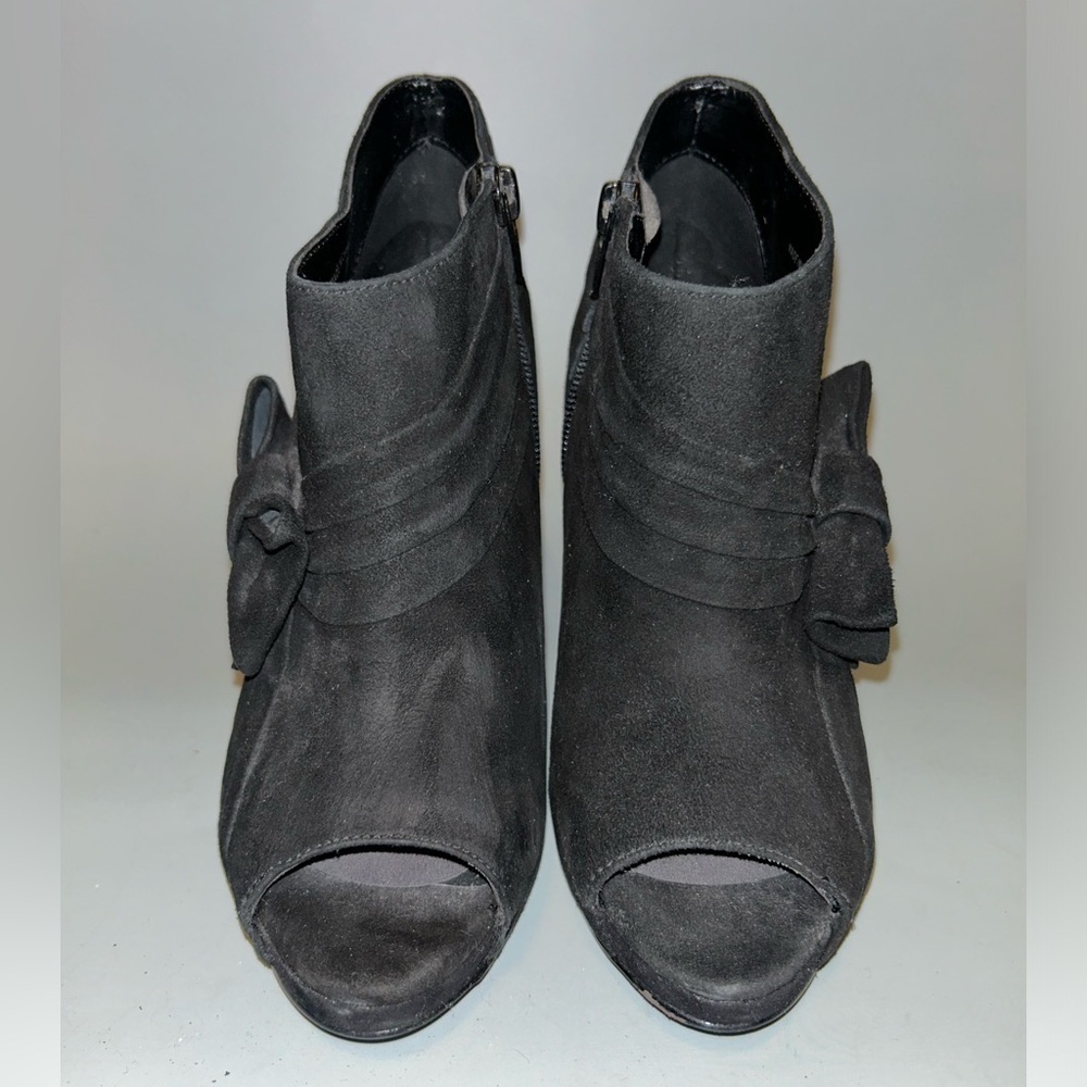 Pre loved Aldo suede booties